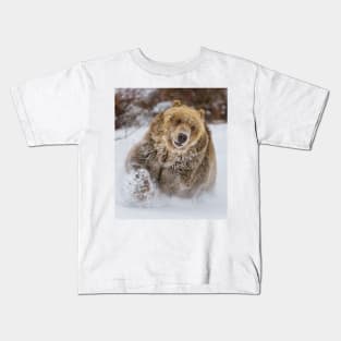 Grizzly Bear Running through Snow Kids T-Shirt